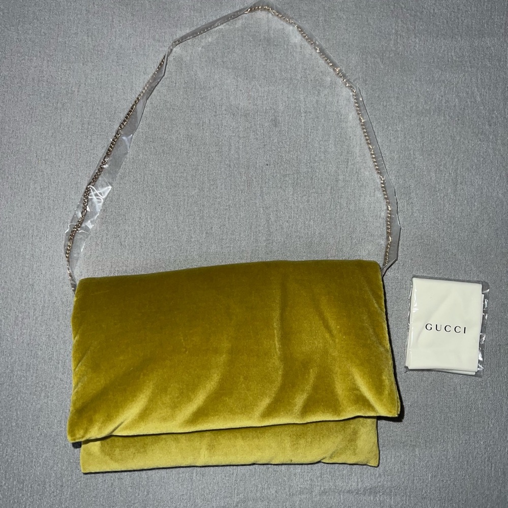 Gucci Yellow Velvet X-Large Sunglasses Case Pouch with Chain